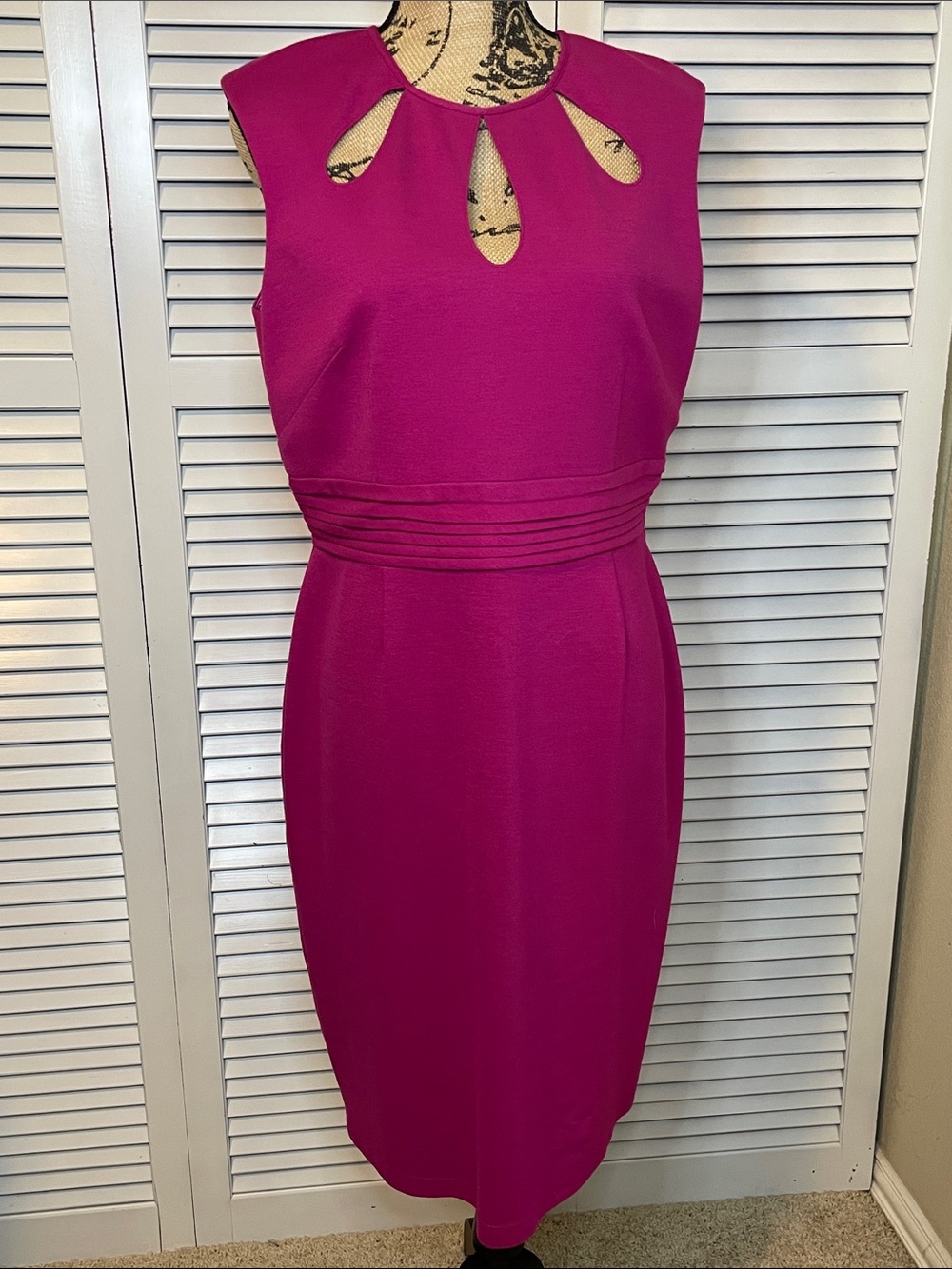 LN - Aidan Mattox Raspberry/Magenta Sheath Dress with Cutout Neckline - Sz 14